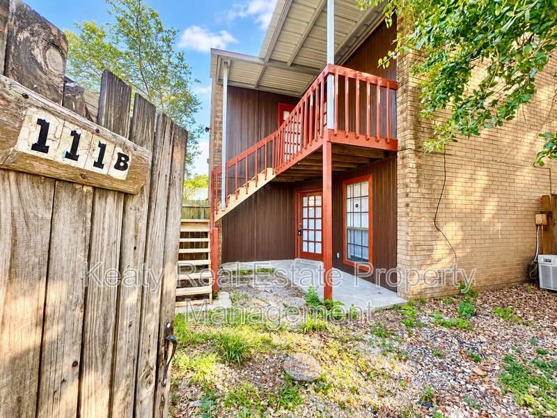 Townhouse for rent at 111 B Shekel Dr, Lafayette, LA 70508