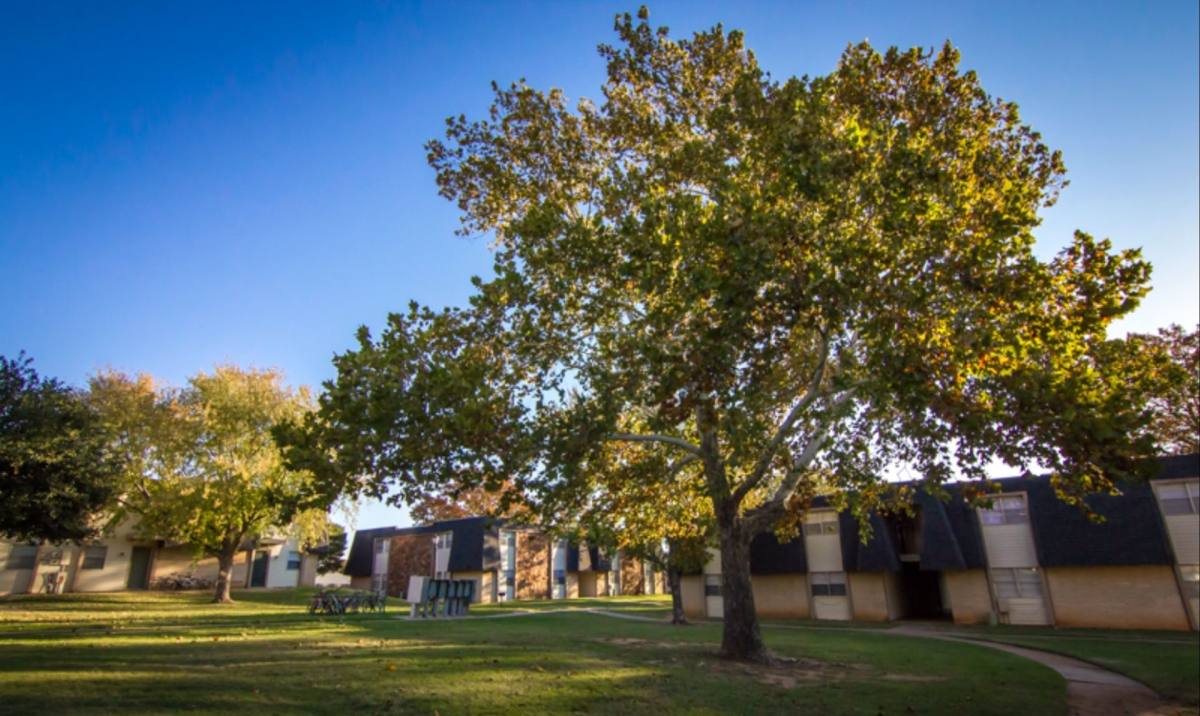 Bryant Grove, 20 S Bryant Ave, Edmond, OK 73034 - Apartment for Rent - Image 3