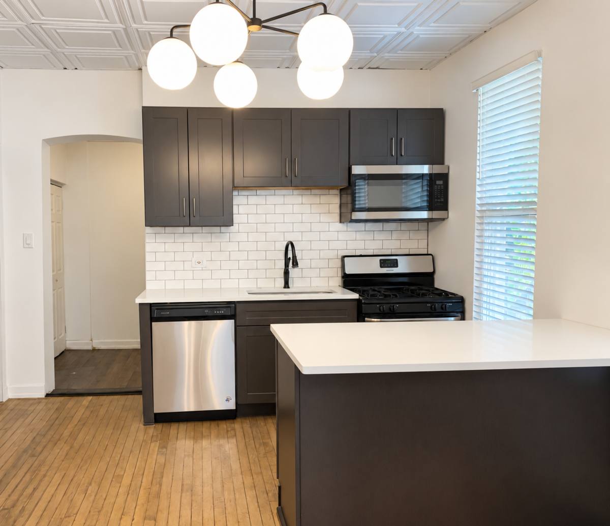 1401 N Oakley Blvd, Chicago, IL 60622 - Apartment for Rent - Image 1