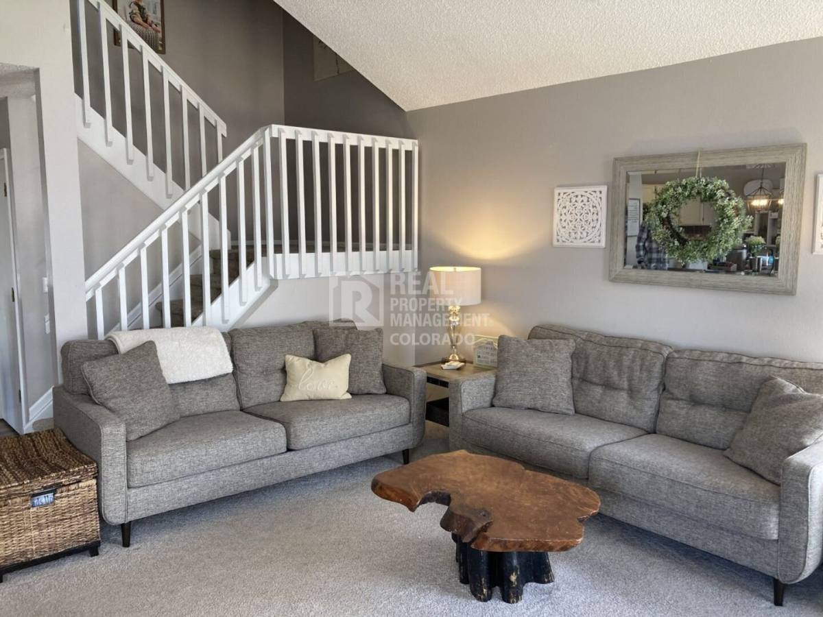 6882 S Dover Way, Littleton, CO 80128 - House for Rent - Image 2