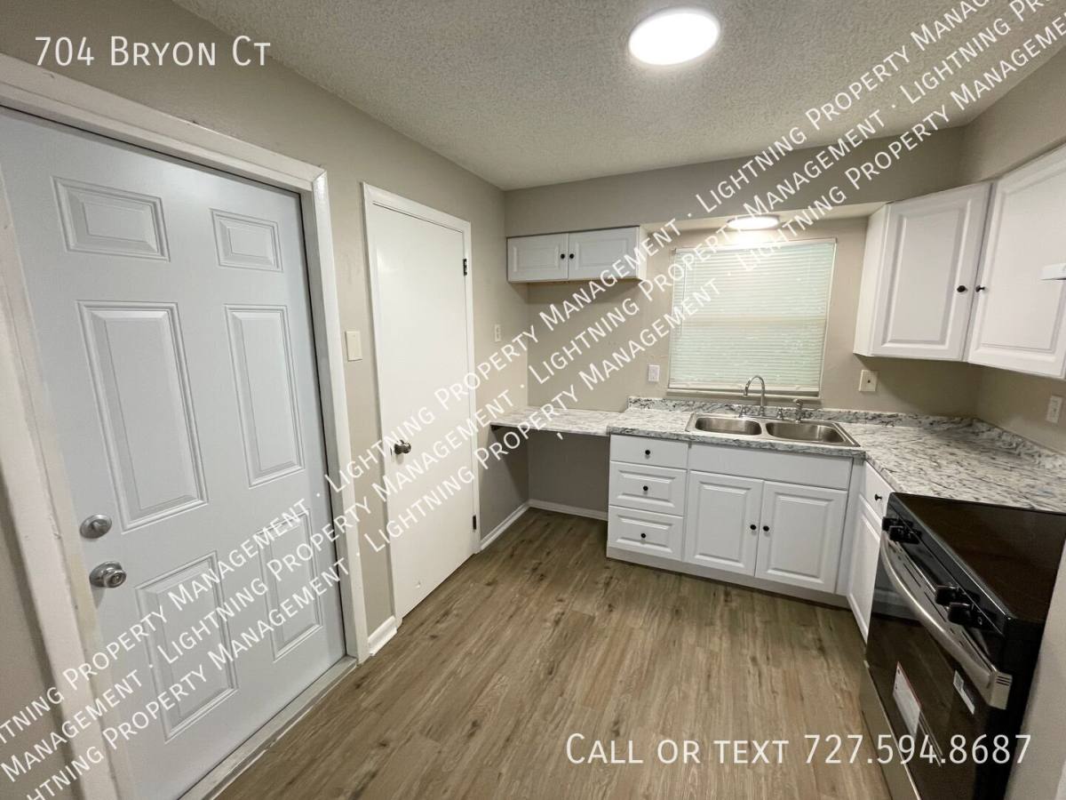 Apartment for rent at 704 Bryon Court, Lakeland, FL 33810