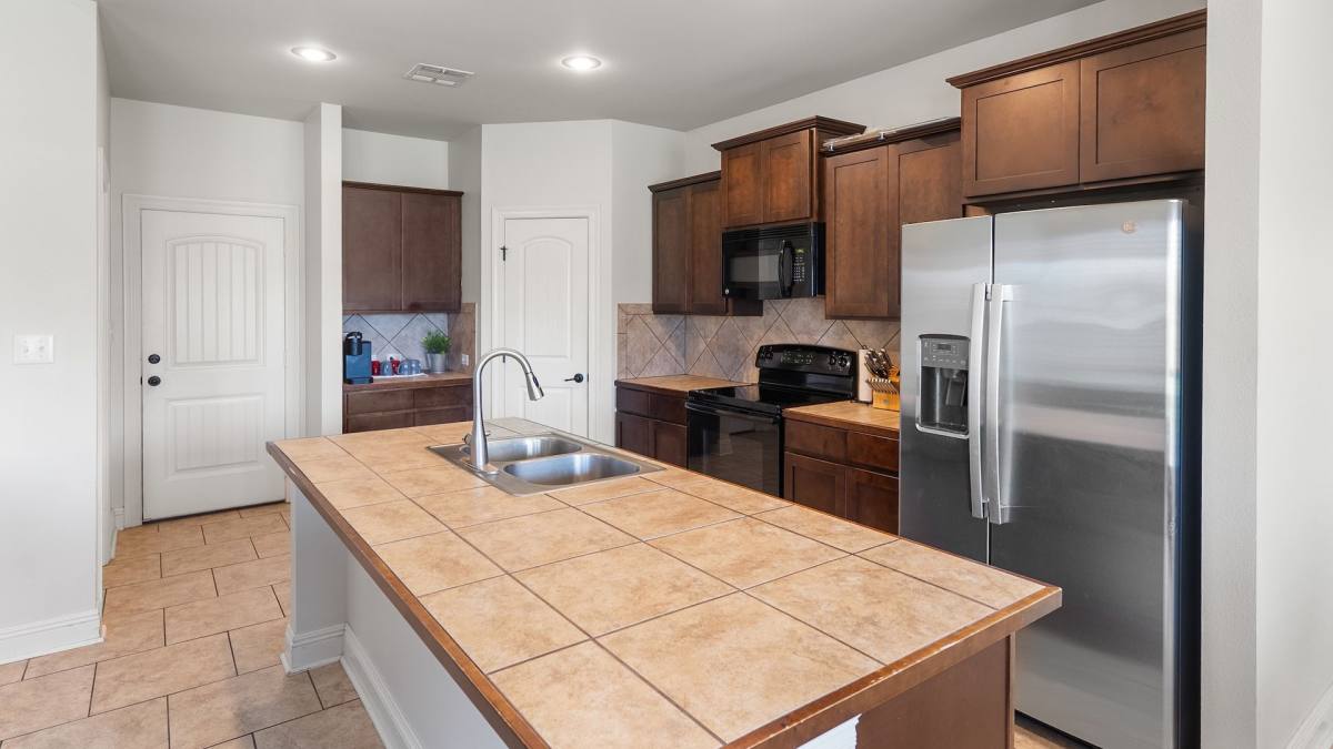 House for rent at 17634 Hoods Ridge Dr, Prairieville, LA 70769