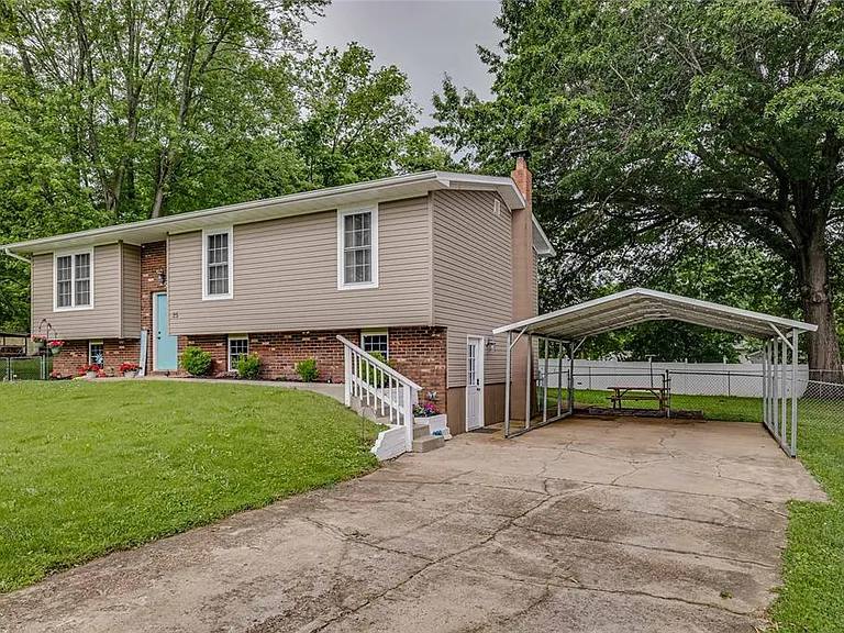 House for rent at 25 Ava Court, Farmington, MO 63640