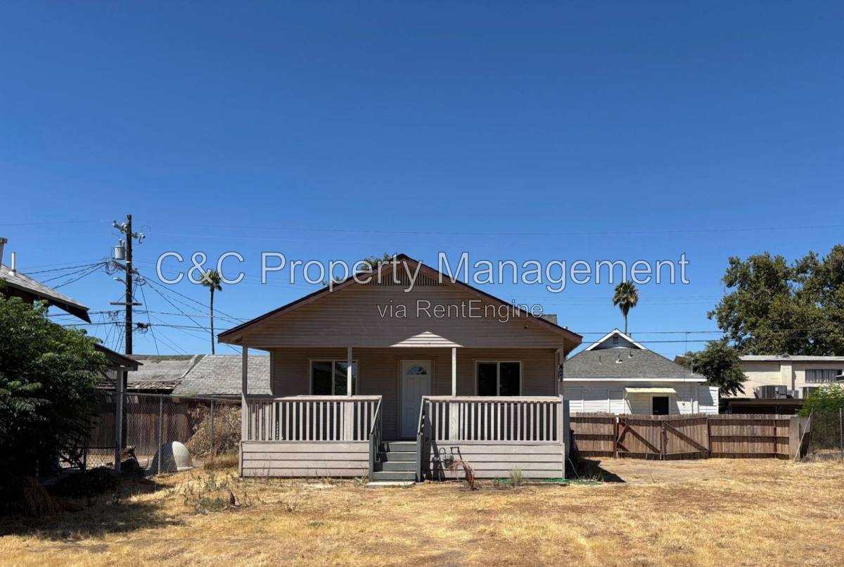 House for rent at 421 N Diana St, Fresno, CA 93701