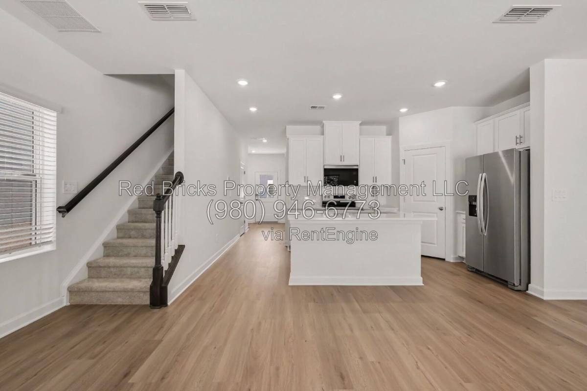 Townhouse for rent at 3125 Ophelia Alley, Charlotte, NC 28213