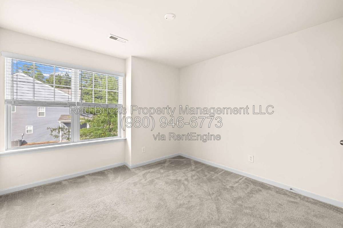 Townhouse for rent at 13561 Browhill Lane, Charlotte, NC 28278