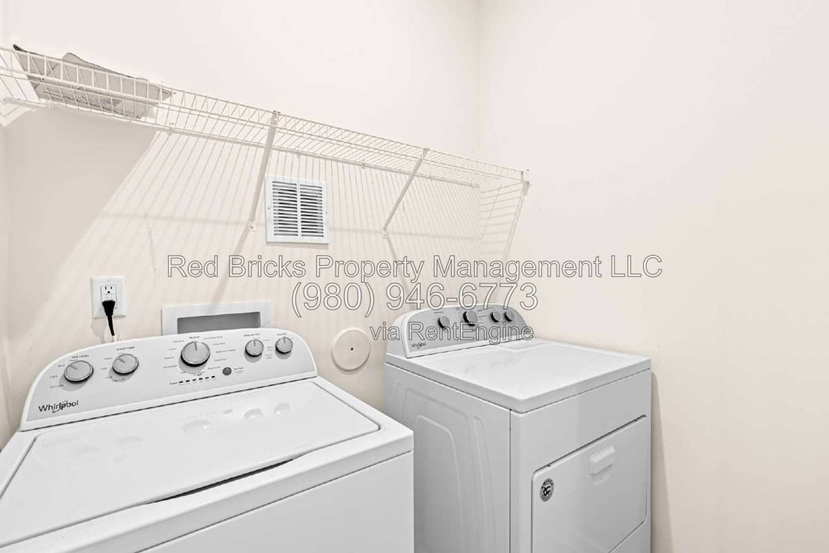 Townhouse for rent at 13561 Browhill Lane, Charlotte, NC 28278