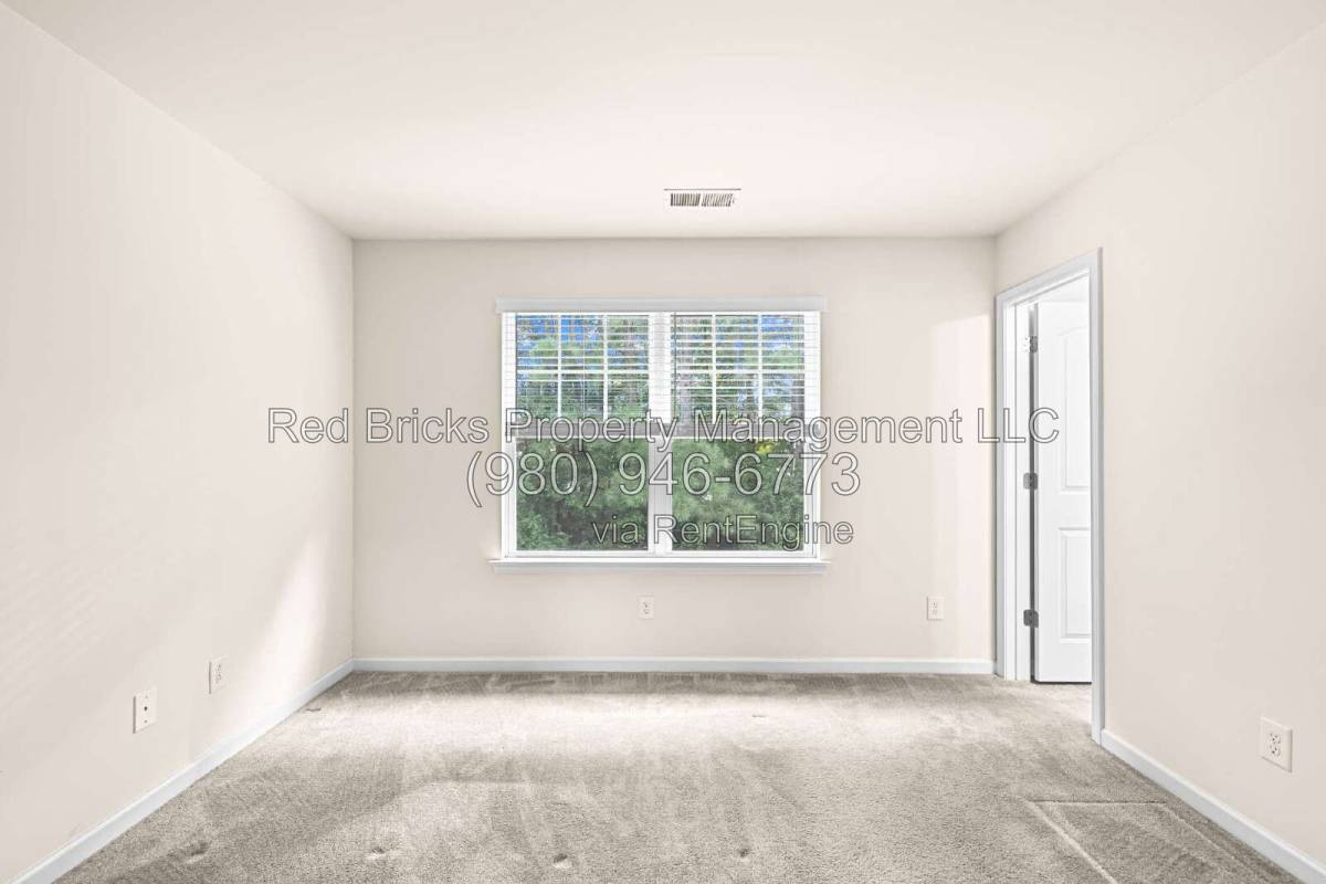 Townhouse for rent at 13561 Browhill Lane, Charlotte, NC 28278