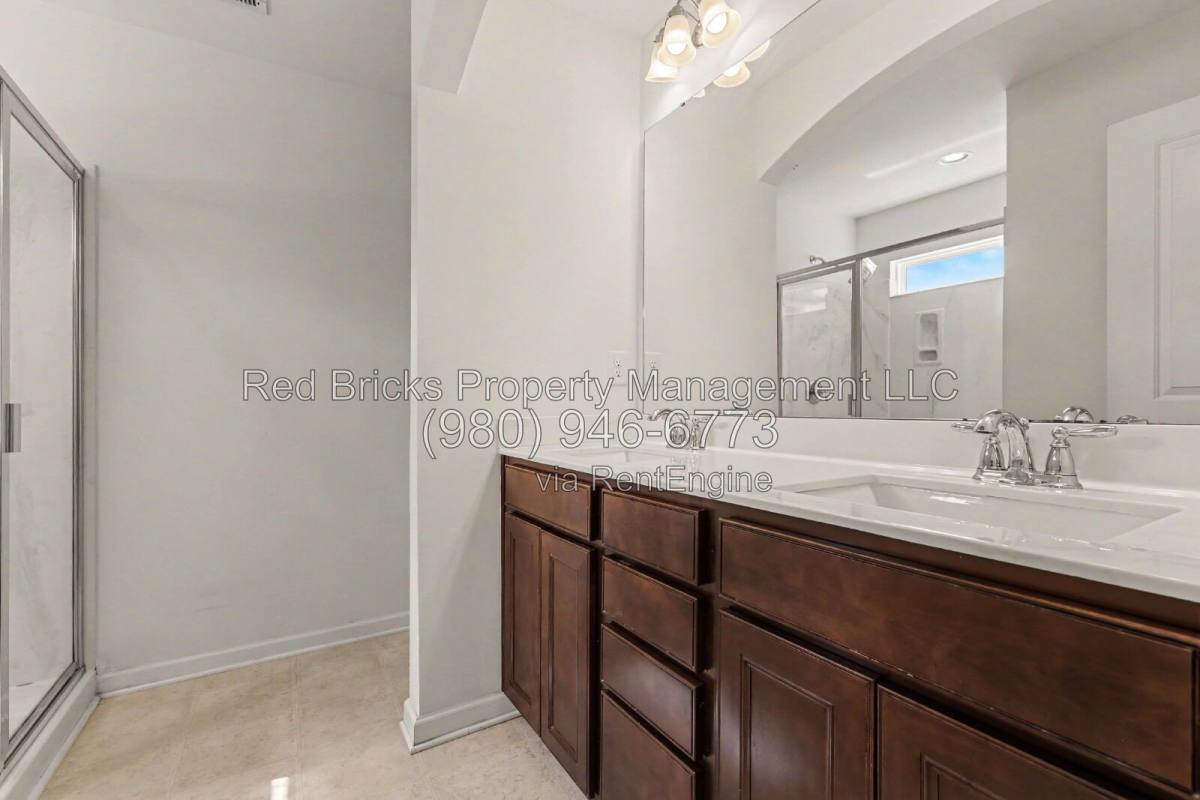 Townhouse for rent at 13431 Savannah Point Dr, Charlotte, NC 28273