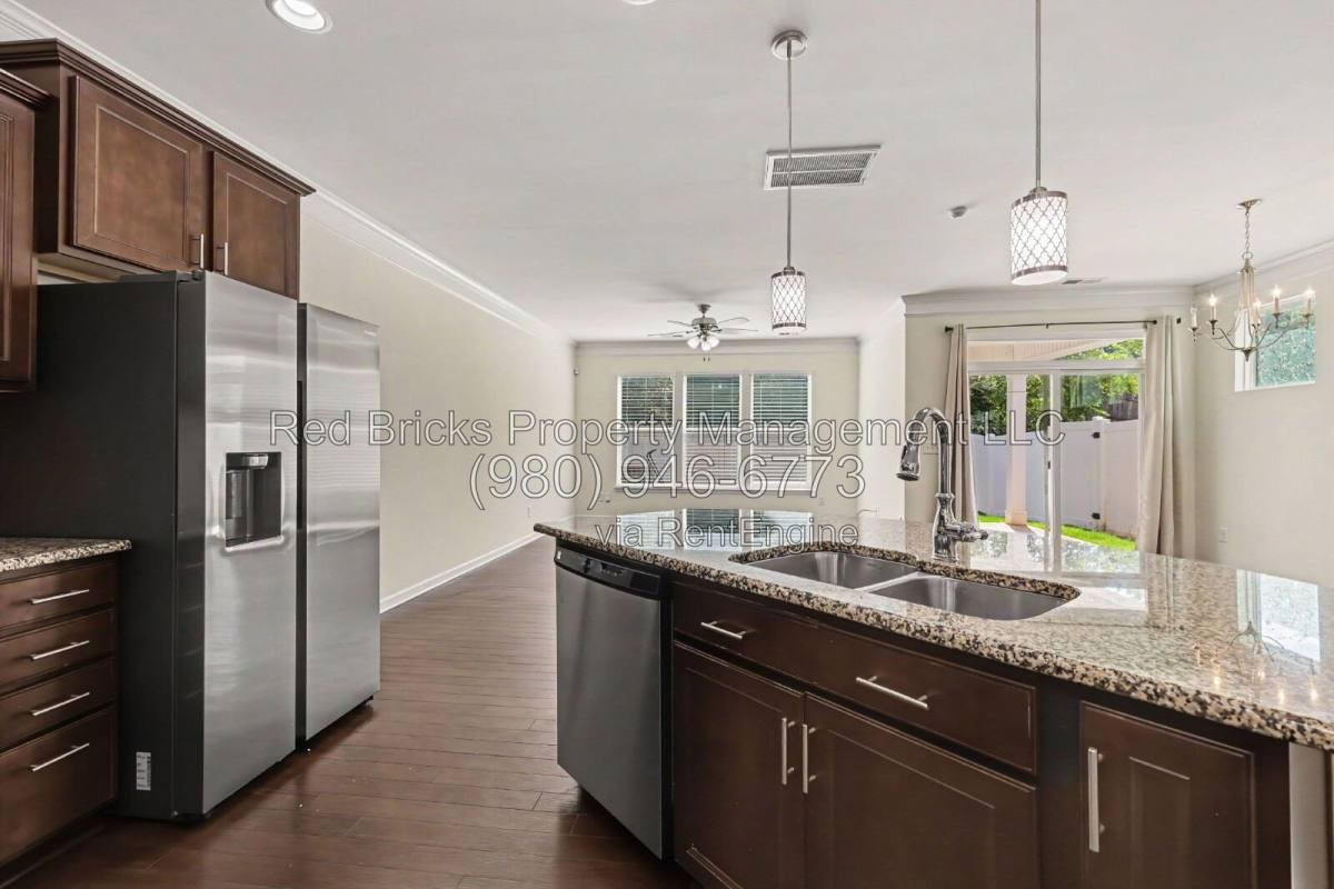 Townhouse for rent at 13431 Savannah Point Dr, Charlotte, NC 28273
