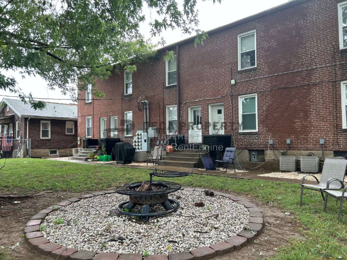 Apartment for rent at 6822 Waldemar Ave #A, St. Louis, MO 63139