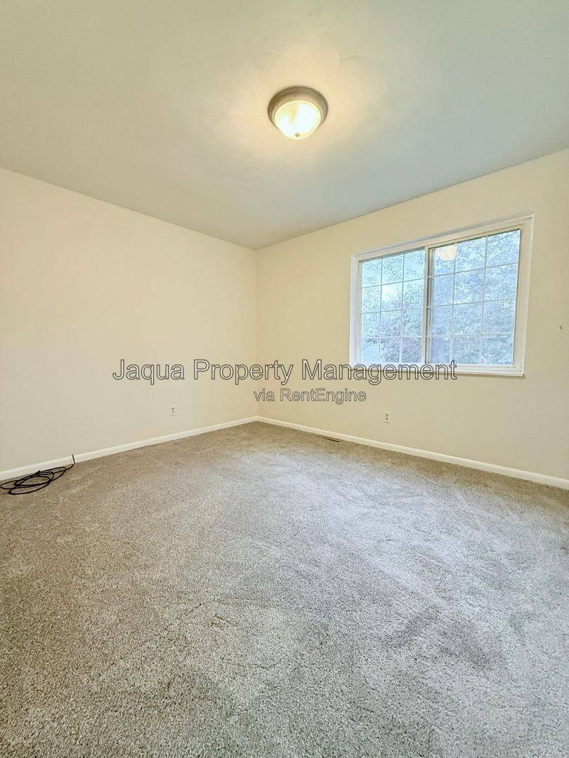 Apartment for rent at 817 Clover St #817, Kalamazoo, MI 49008