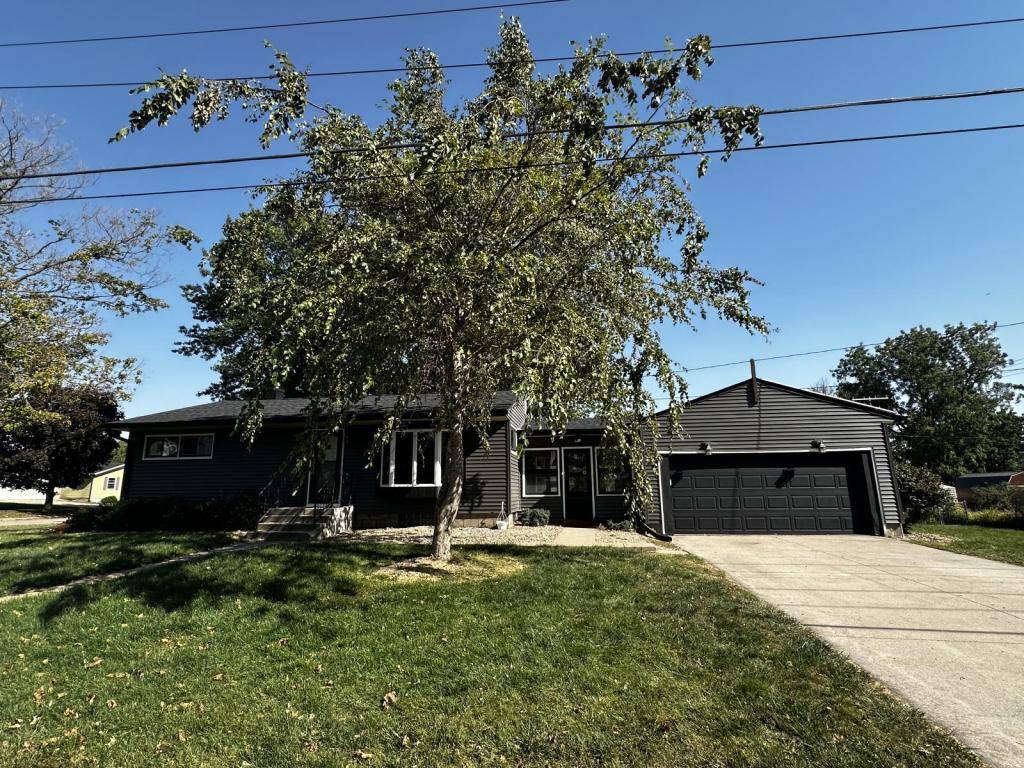House for rent at 707 12th Ave, Muscatine, IA 52761