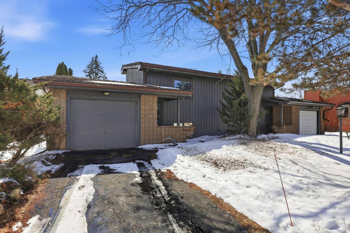 Townhouse for rent at 957 Beta Dr, Neenah, WI 54956