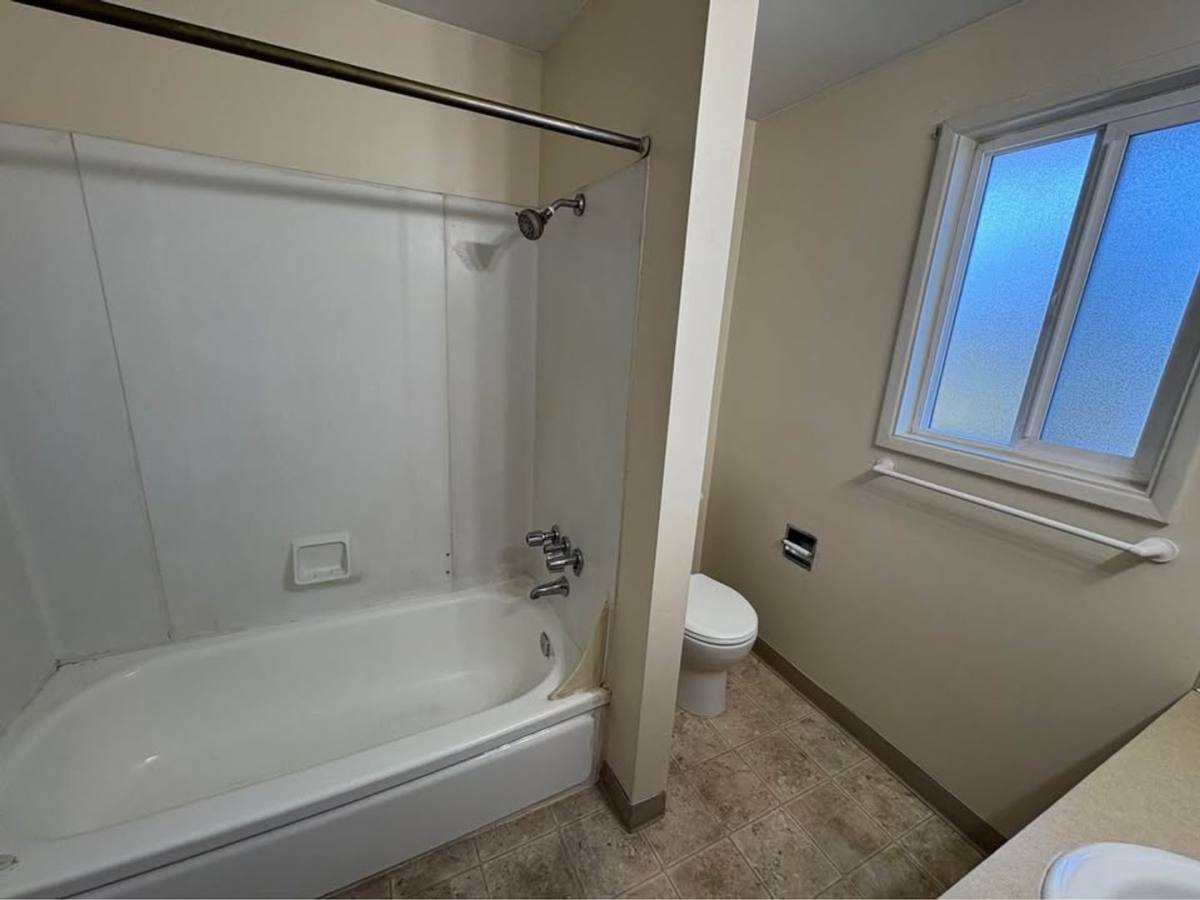 Apartment for rent at 1848 1879 M St, Springfield, OR 97477