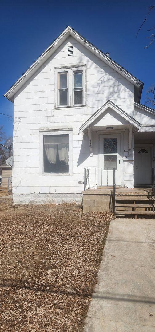 Apartment for rent at 814 9th Ave SW, Austin, MN 55912
