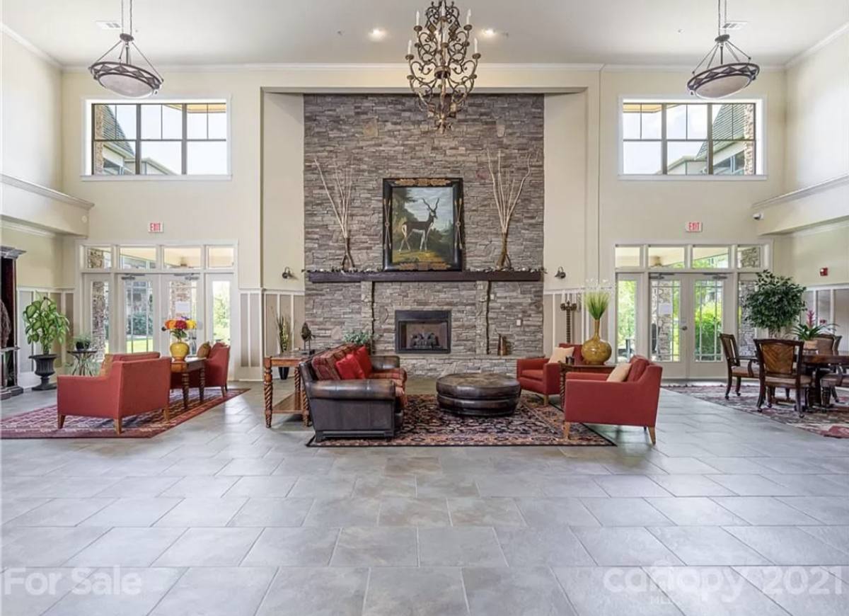 9 Kenilworth Knolls #213, Asheville, NC 28805 - House for Rent - Image 3