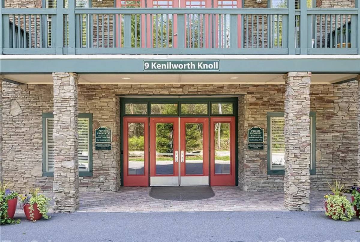 9 Kenilworth Knolls #213, Asheville, NC 28805 - House for Rent - Image 2