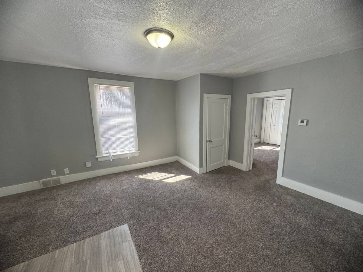 Apartment for rent at 524 Lincoln Court, Davenport, IA 52804