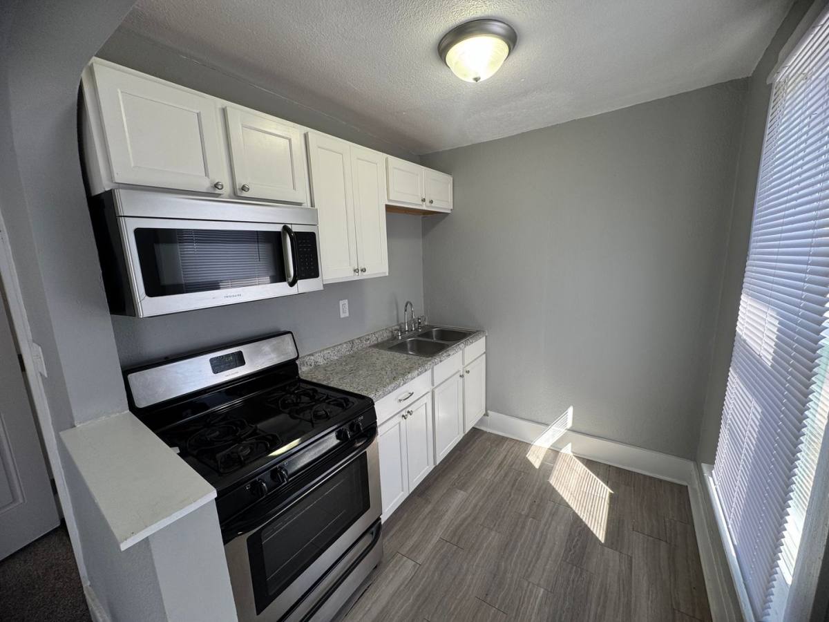 Apartment for rent at 524 Lincoln Court, Davenport, IA 52804