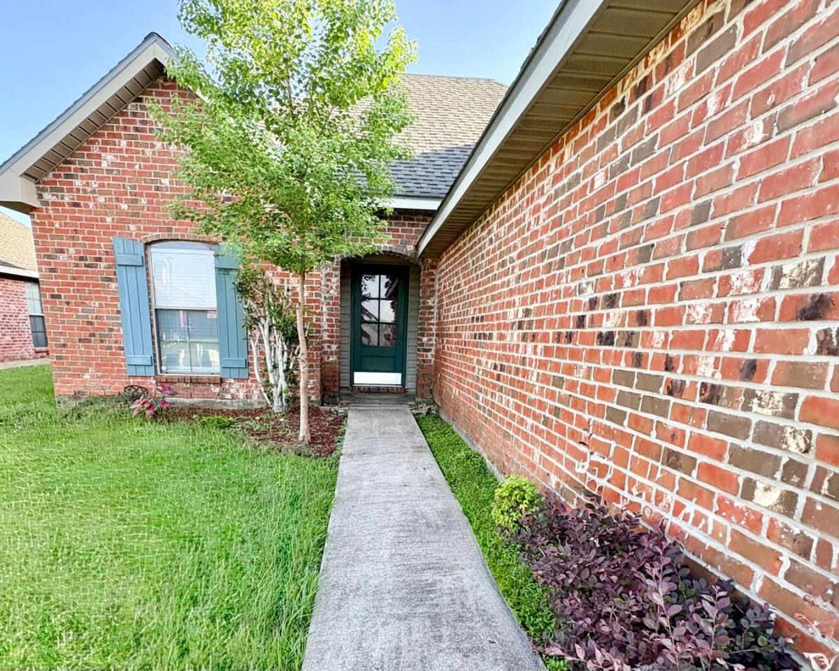 House for rent at 121 Troubadore, Youngsville, LA 70592