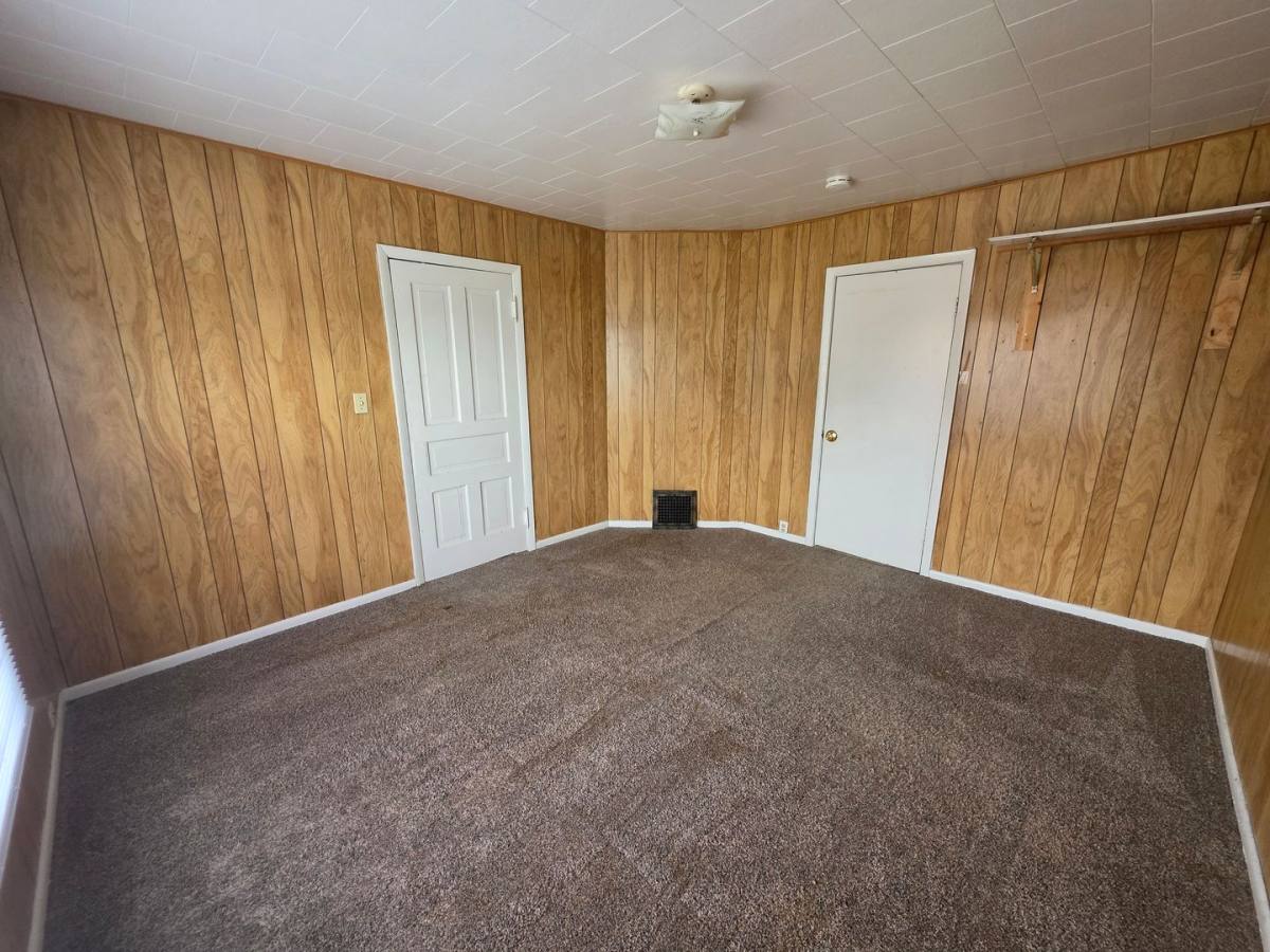 826 Wright St, Oshkosh, WI 54901 - Apartment for Rent - Image 5