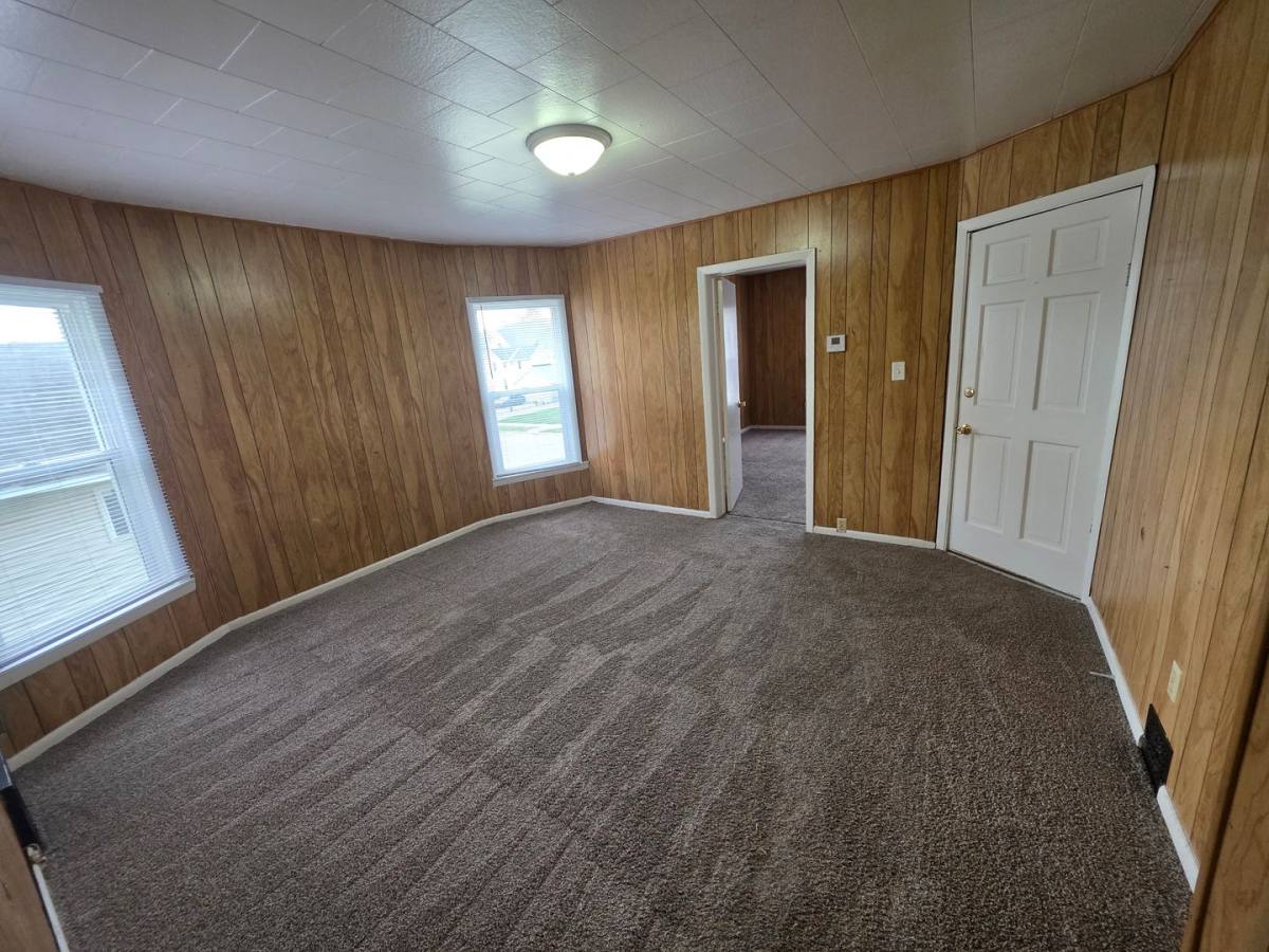 826 Wright St, Oshkosh, WI 54901 - Apartment for Rent - Image 6