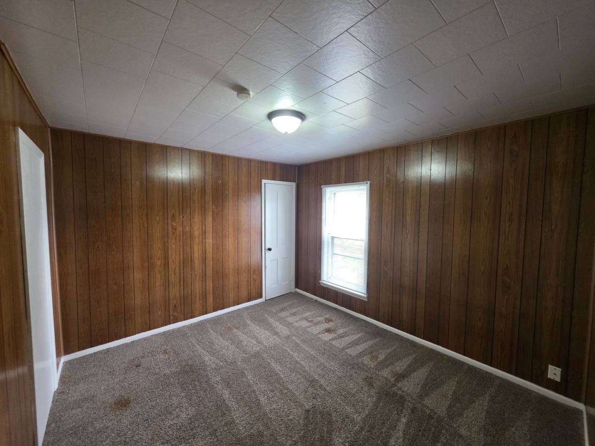 826 Wright St, Oshkosh, WI 54901 - Apartment for Rent - Image 9
