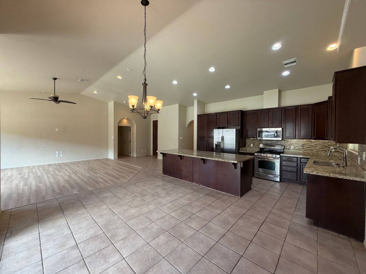 5883 E 27th Place, Yuma, AZ 85365 - House for Rent - Image 10