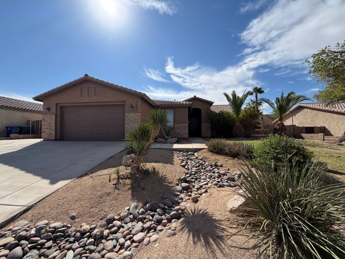 5883 E 27th Place, Yuma, AZ 85365 - House for Rent