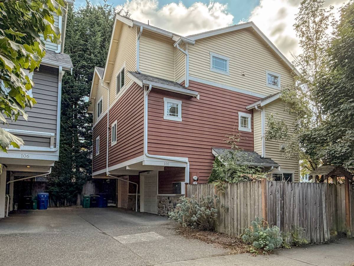 Townhouse for rent at 100 26th Ave #A, Seattle, WA 98122
