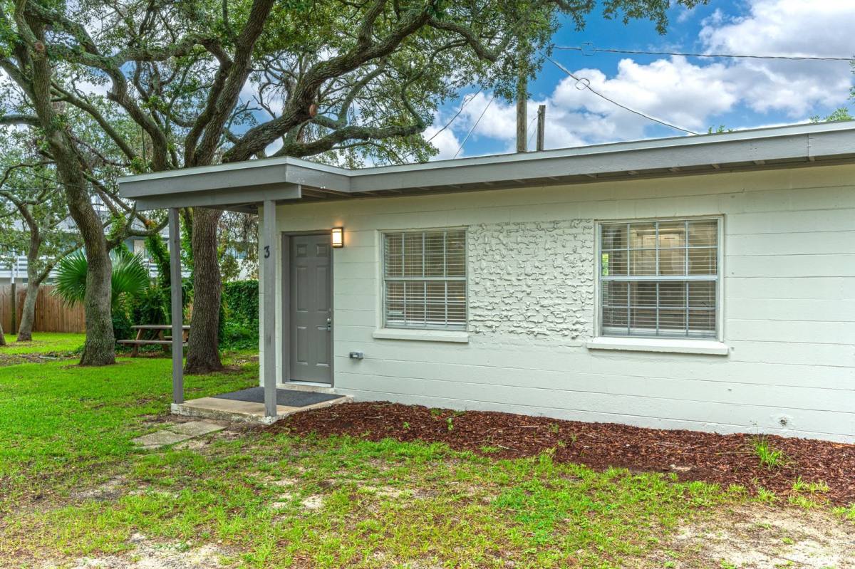 718 Eglin Parkway NE #3, Fort Walton Beach, FL 32547 - House for Rent - Image 3