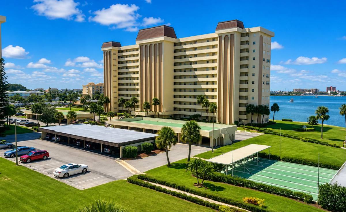 Condo for rent at 4575 Cove Circle, Saint Petersburg, FL 33708