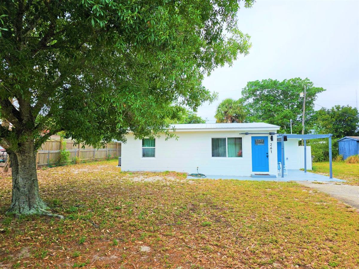261 6th Court SW, Vero Beach, FL 32962 - House for Rent - Image 2