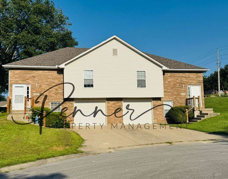House for rent at 1401 SE Henley Court, Blue Springs, MO 64014