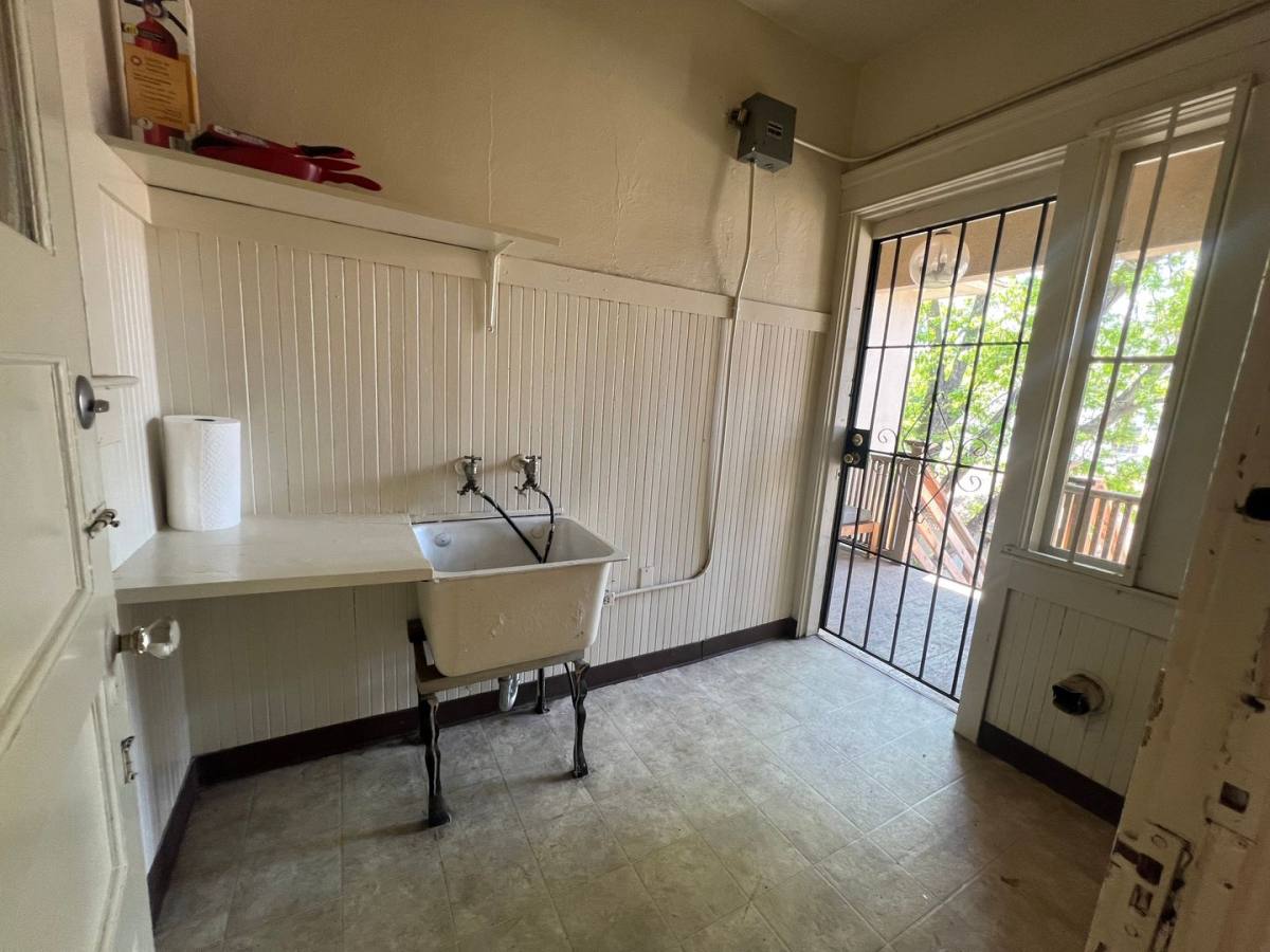 Apartment for rent at 1515-1521 N Vanness Ave, Fresno, CA 93728