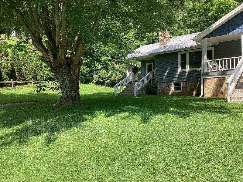 431 White Oak Rd, Waynesville, NC 28785 - House for Rent - Image 2
