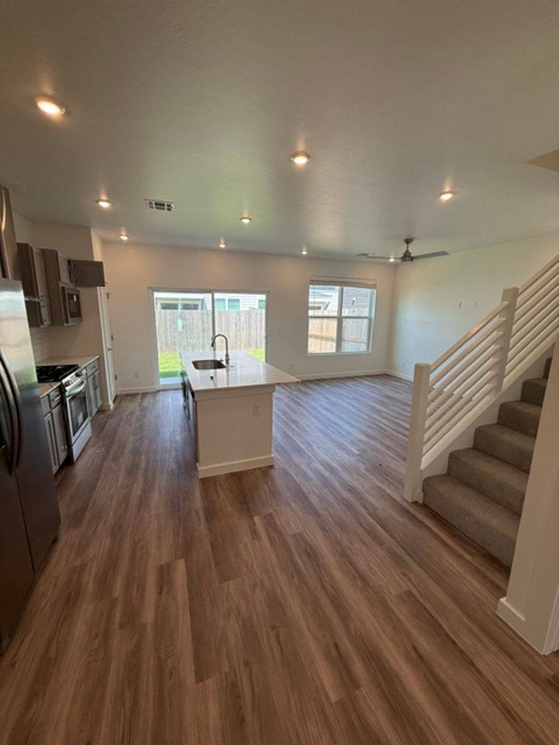1028 Prominent Way, Edmond, OK 73003 - House for Rent - Image 5
