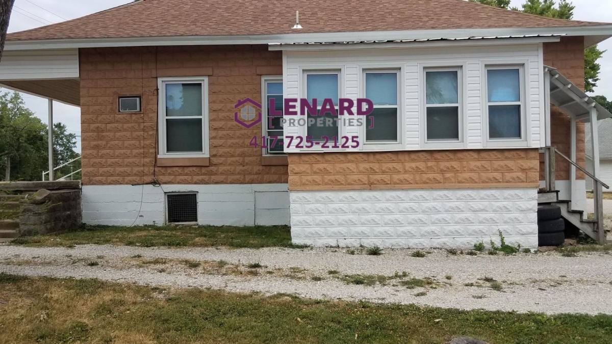 Apartment for rent at 714 S Pike Ave, Bolivar, MO 65613