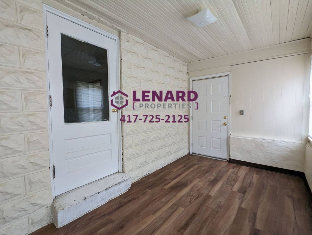Apartment for rent at 714 S Pike Ave, Bolivar, MO 65613