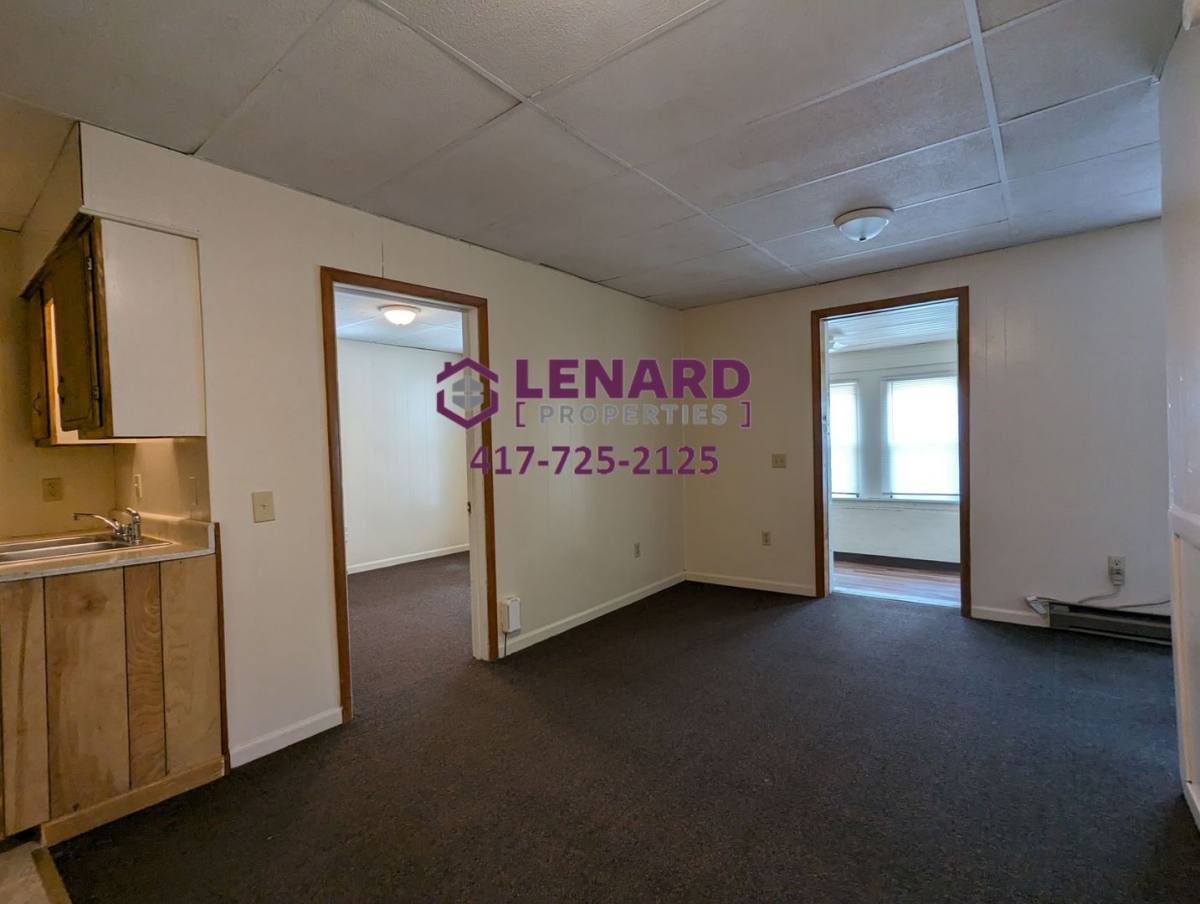 Apartment for rent at 714 S Pike Ave, Bolivar, MO 65613