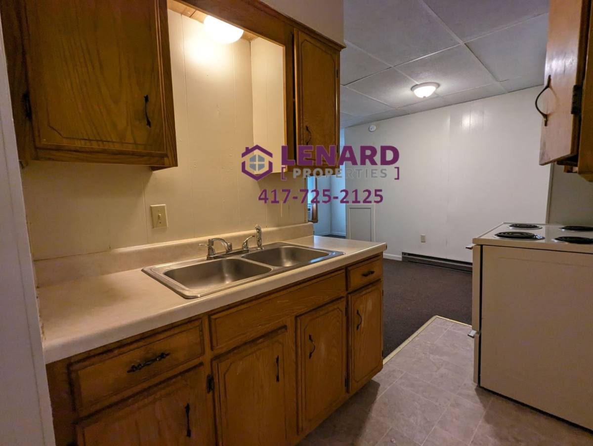 Apartment for rent at 714 S Pike Ave, Bolivar, MO 65613