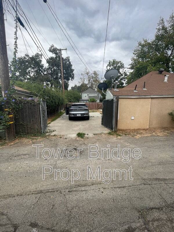 Apartment for rent at 1313 Lochbrae Rd, Sacramento, CA 95815
