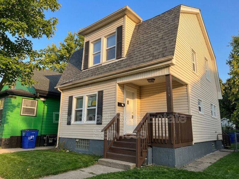 House for rent at 215 S Hedges St, Dayton, OH 45403