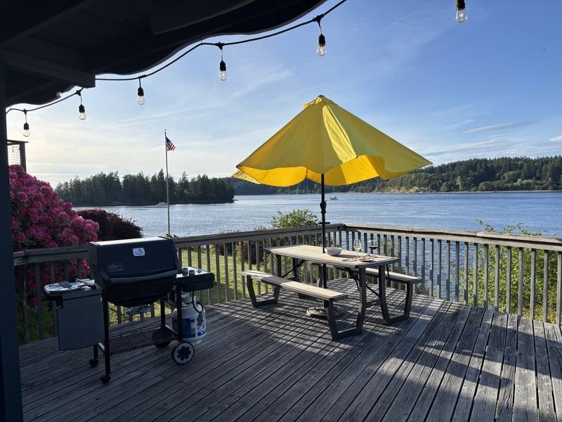 House for rent at 11415 Larson Rd, Anderson Island, WA 98303