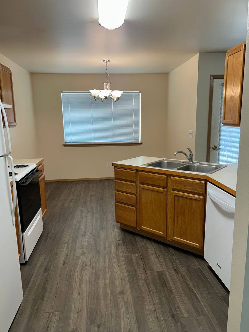 Apartment for rent at 597 Eastmont Ave, East Wenatchee, WA 98802