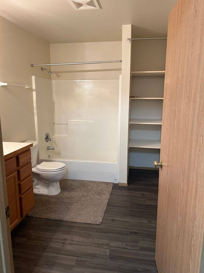 Apartment for rent at 597 Eastmont Ave, East Wenatchee, WA 98802