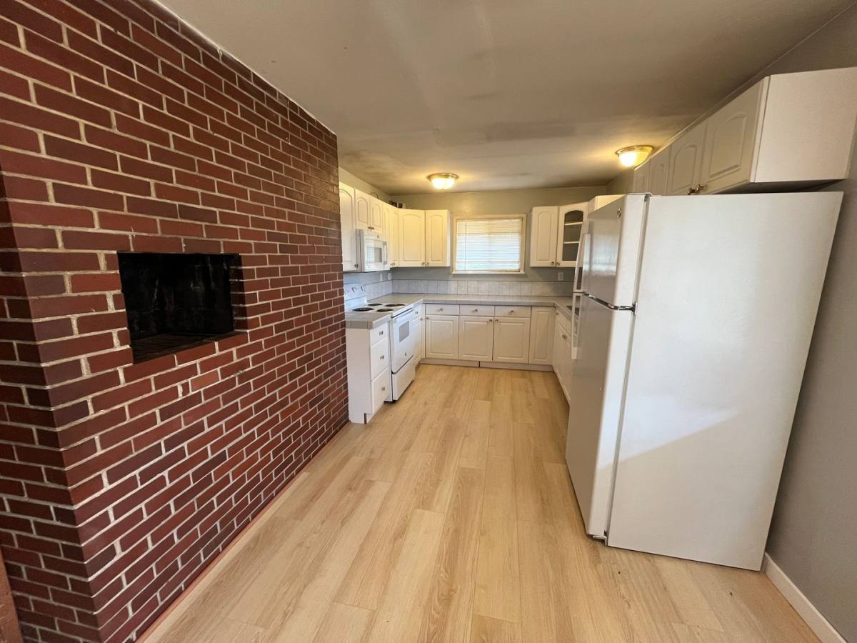 Townhouse for rent at 16202 Larch Way, Lynnwood, WA 98087