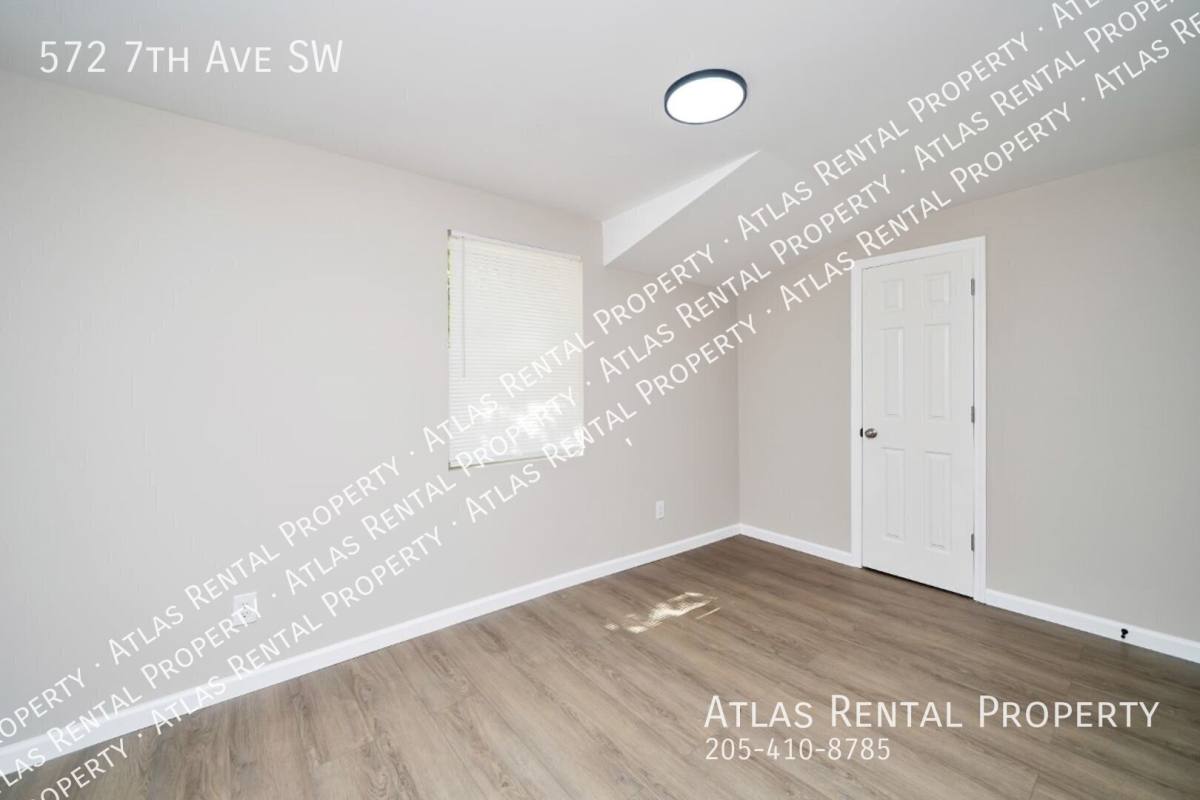 House for rent at 572 7th Ave SW, Graysville, AL 35073