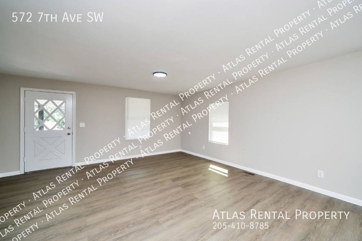 House for rent at 572 7th Ave SW, Graysville, AL 35073